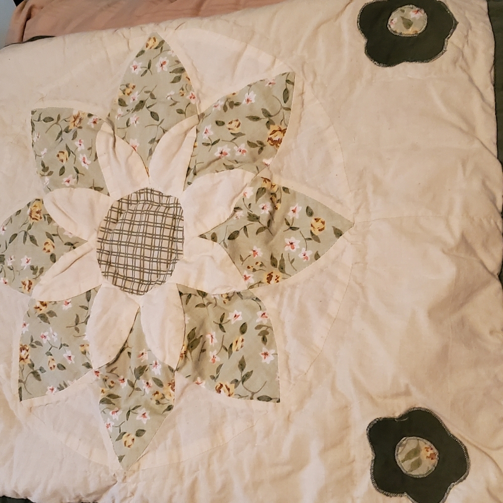 Comforter Set - Picture 5 of 5